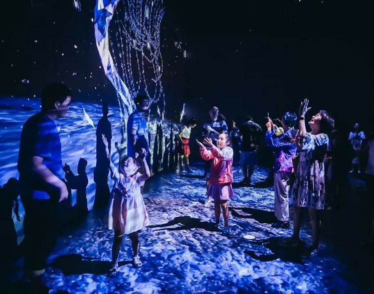 展廳沉浸式體驗CAVE影院